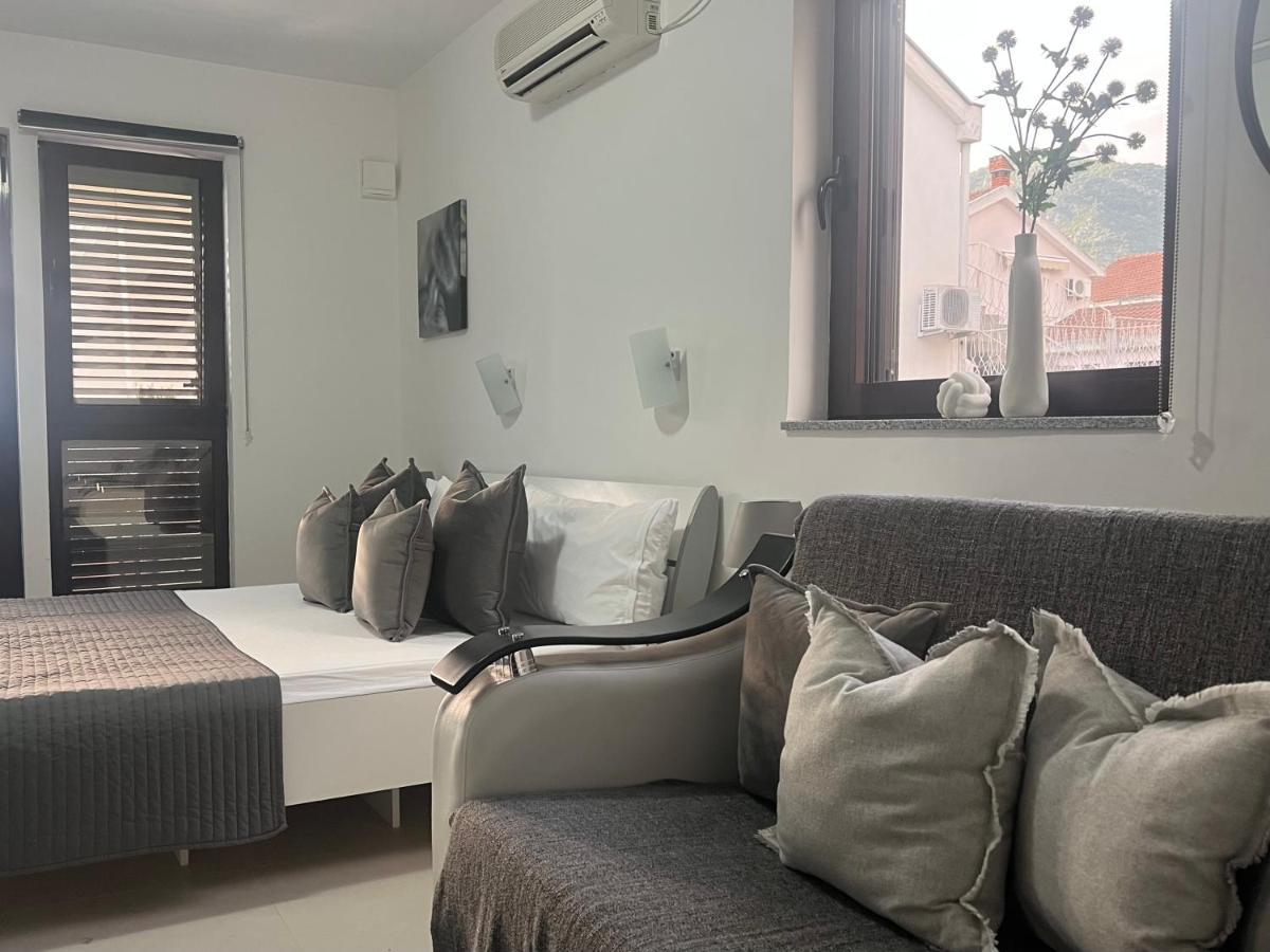 Stefan Apartment