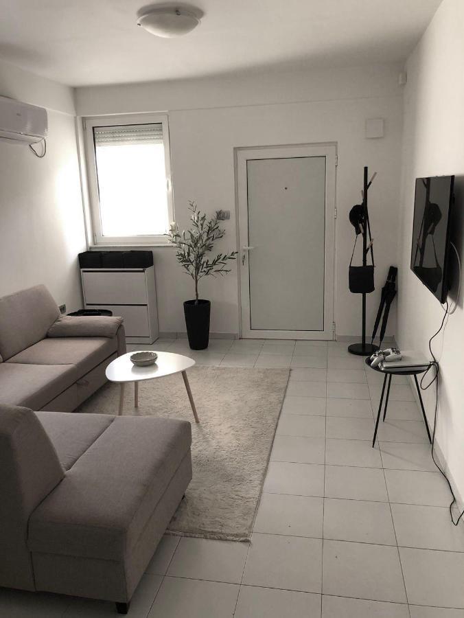 Stefan Apartment